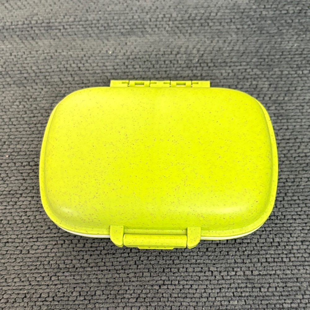 NEW: 8 Compartment Pill Organizer Box Medicine Case with Locking Lids GREEN